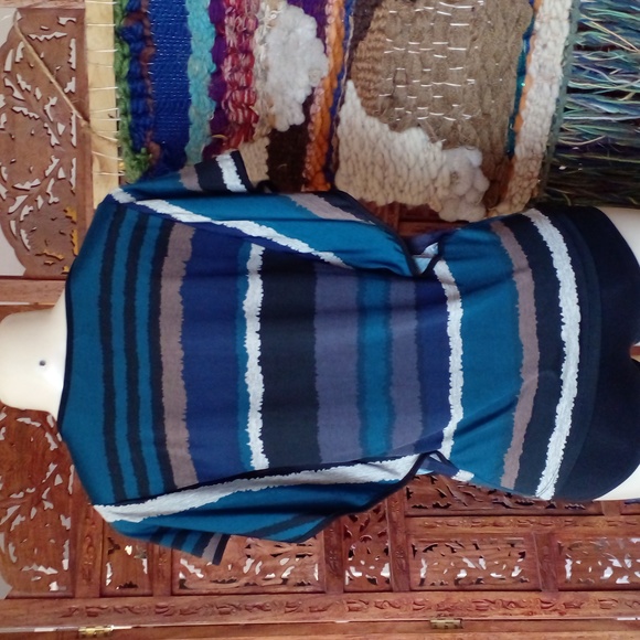 SALE$6🛎! Lavish: Blouse - Picture 3 of 5